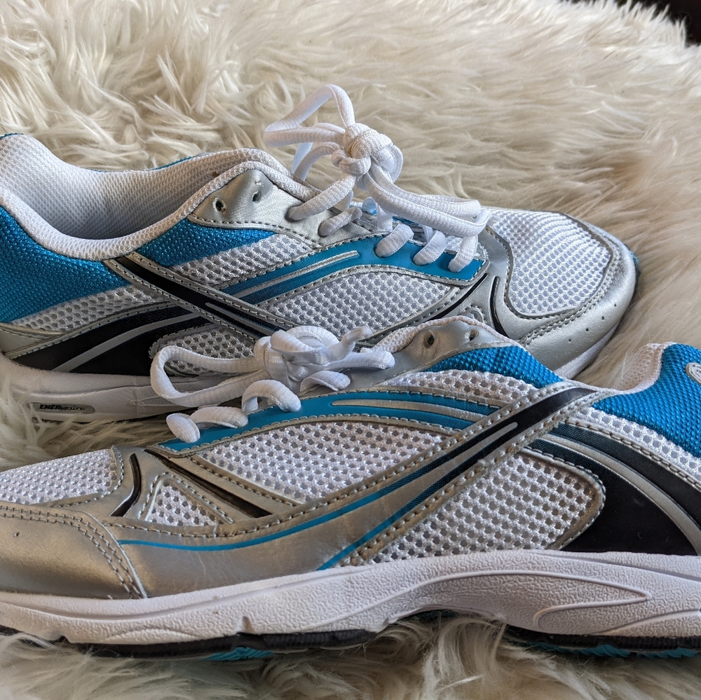 NEW Curves for Women Toning Sneakers Size 7.5